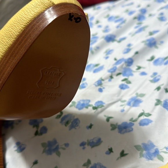 STUART WEITZMAN Yellow Leather Slingback Peep-Toe  Heels - Picture 8 of 8